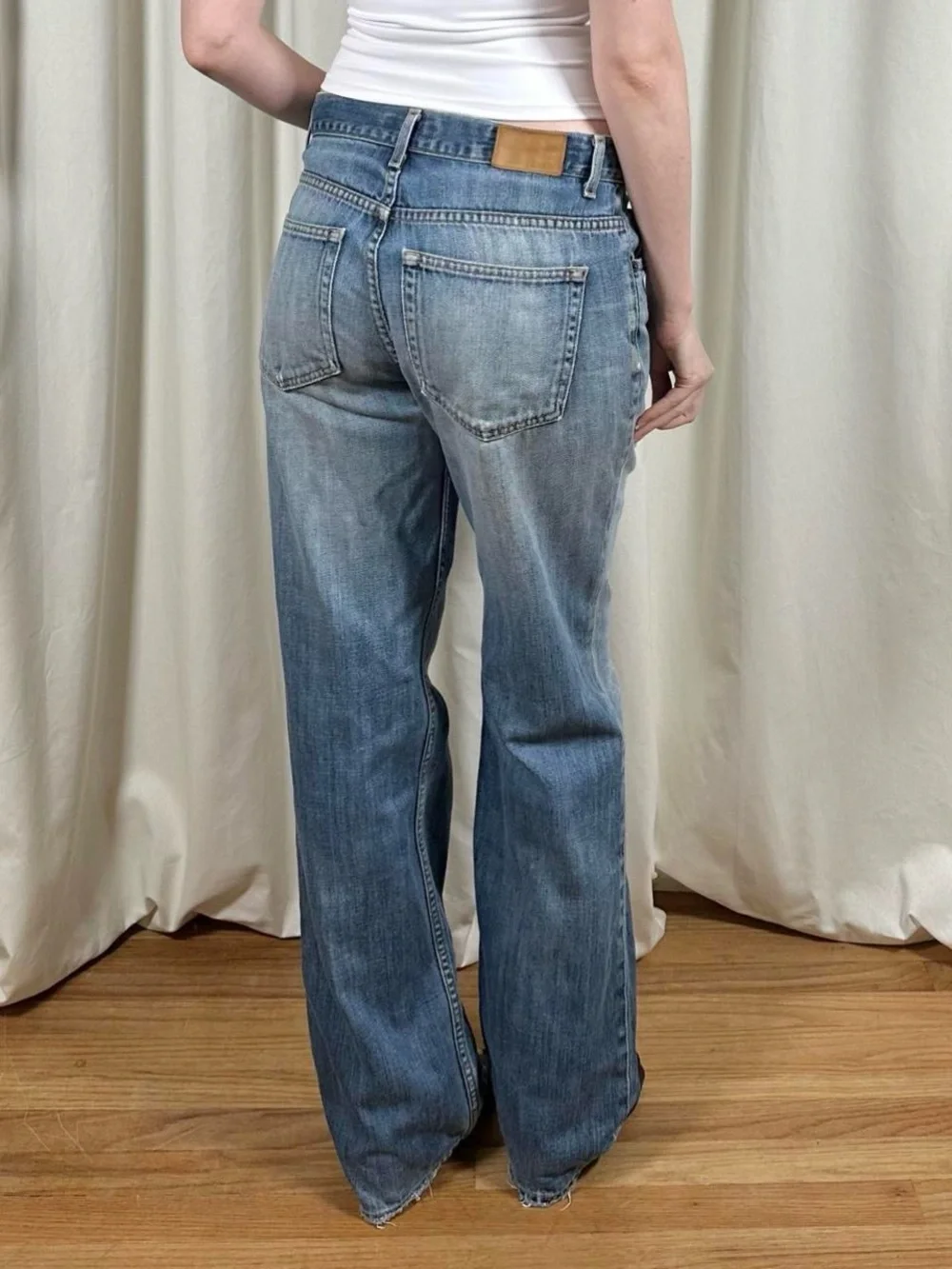 Distressed Straight Leg Jeans